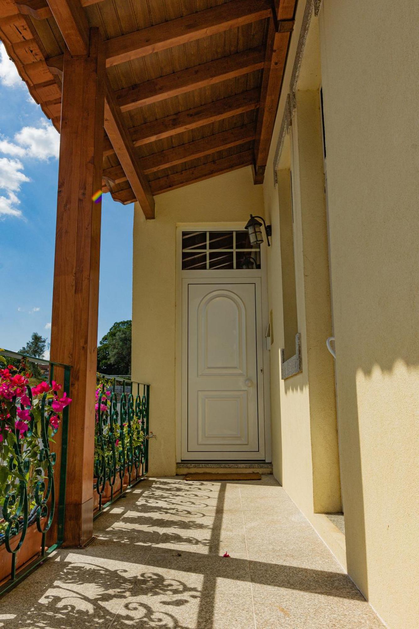 Apartamento Cava Do Viriato Deluxe Vişeu Exterior foto